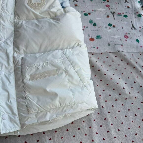 White Canada Goose Freestyle Vest Womens - Picture 14 of 14